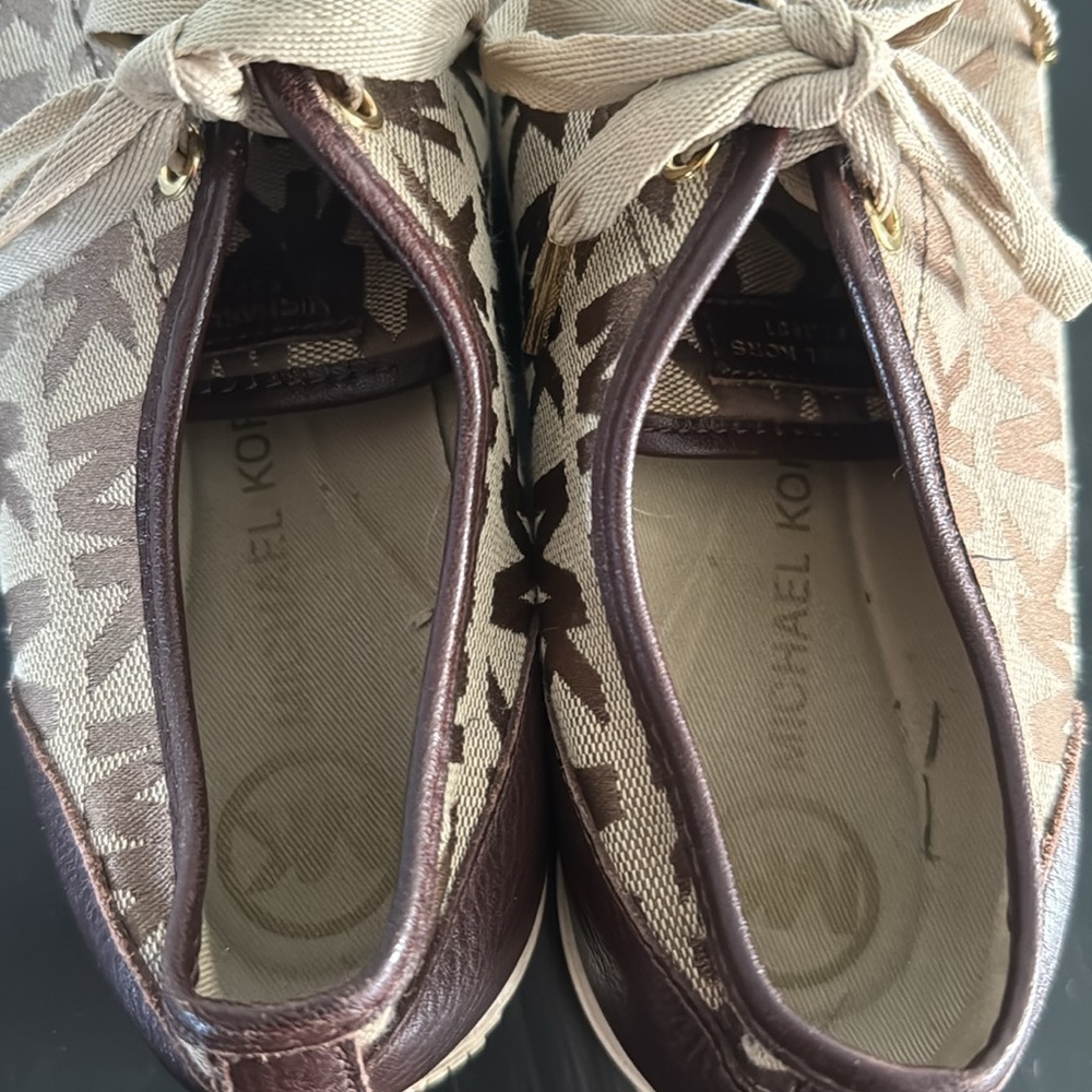 🍍 Michael Kors City Sneaker Signature  MONOGRAM MK Shoe Women's SZ 7 Brown Tan - Picture 4 of 5